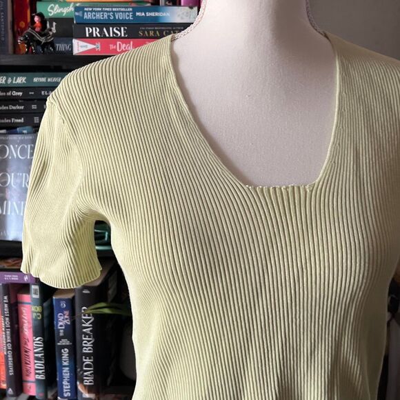 City Silk Size Small light green 55% silk women’s vintage 90s blouse y2k - Picture 2 of 5